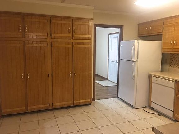 5th image of 3629 Becky St