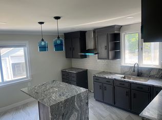 1076 Palmer Ave, Niskayuna, NY 12309