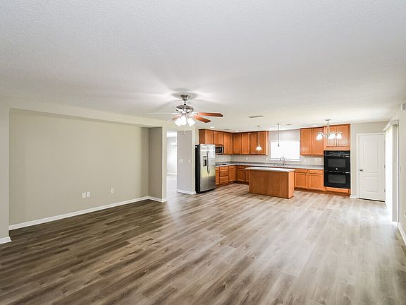 5th image of 76309 Deerwood Dr