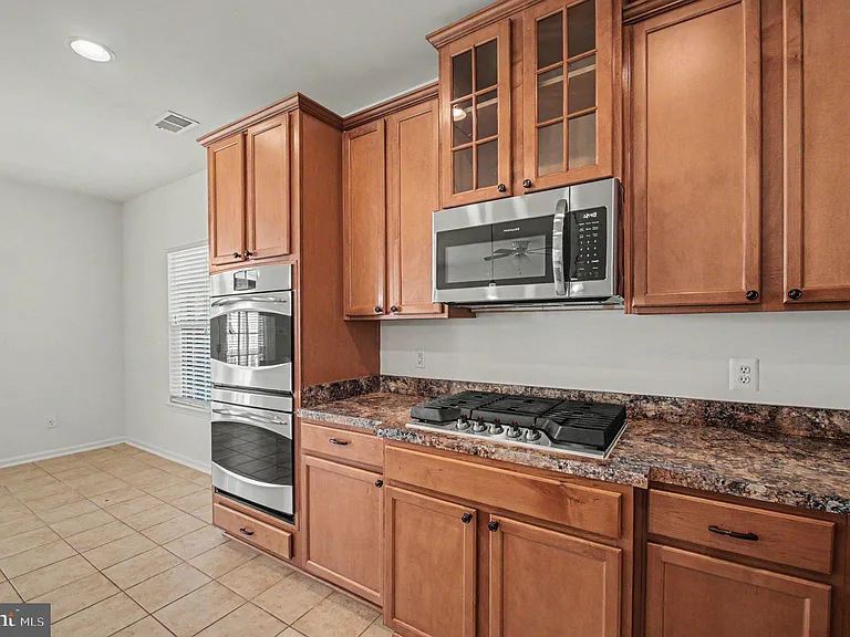 15131 Leicestershire St — Photo 12