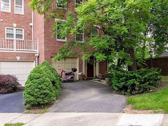 3rd image of 5900 Munson Ct