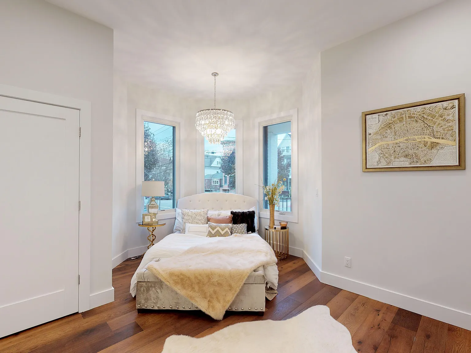 4 bed, 3.5 bath, 2200 sqft, $5,400 — Photo 4