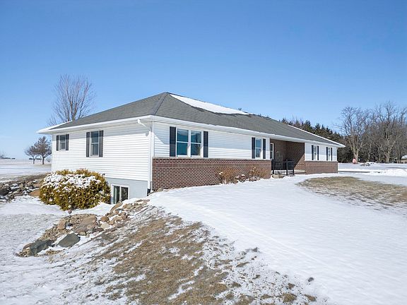 3rd image of 2520 Wooster Rd