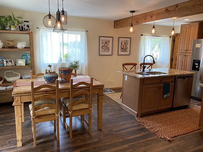 127 Oakley Ln — Photo 23