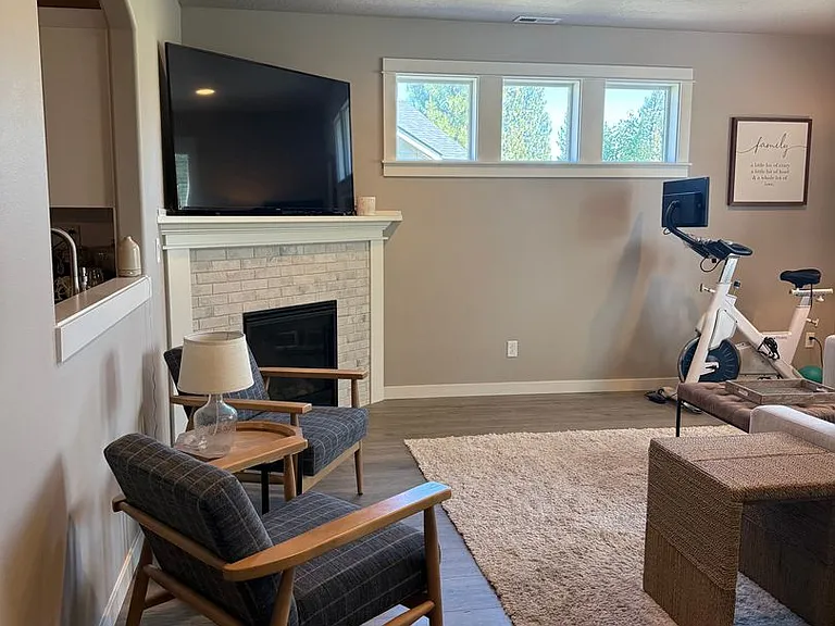 621 N Meadow Ln — Photo 6