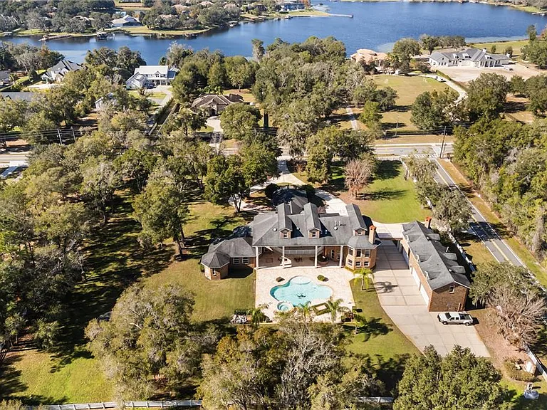 1501 Lake Markham Rd — Photo 95