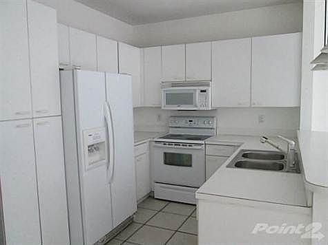 3rd image of 15283 NW 1st St