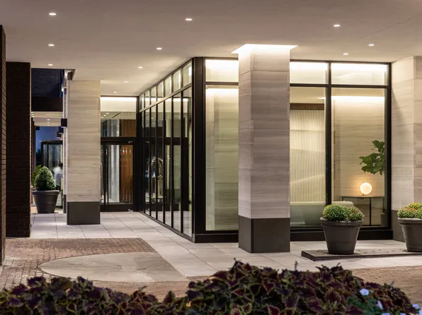 300 East 34th Street image 38 of 47