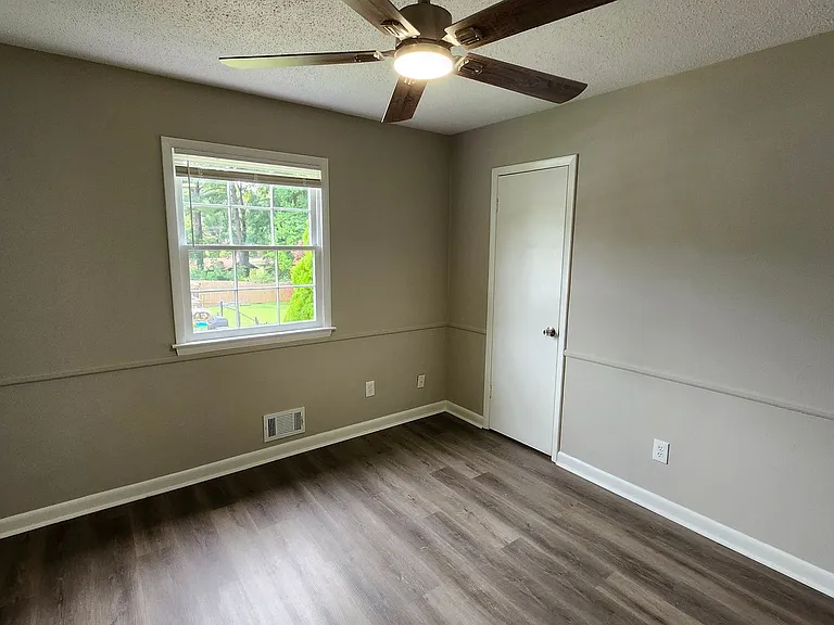 1007 Strawberry Ln — Photo 11