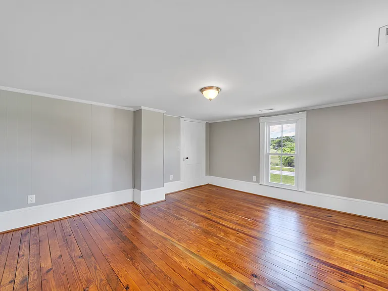 Bedroom 3/Upper Level