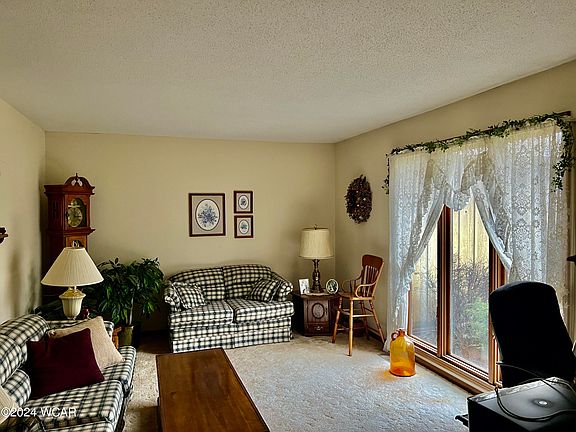 2nd image of 1366 Timberlane Dr