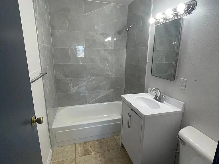 700 E Nelson Ave #C — Photo 6