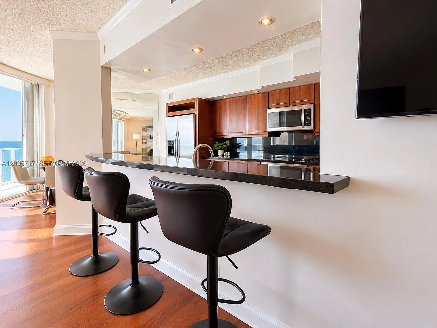 Oceania Iii Condo — Photo 4