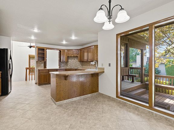 5th image of 1713 S Vera Crest Dr