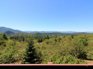 681 Robmar Ln, Grants Pass, OR 97527