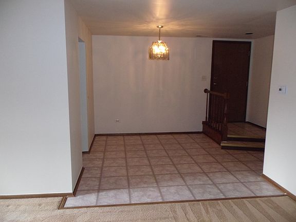 4th image of 811 Cross Creek Ct APT C