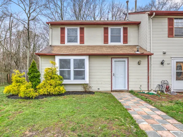 55 Hampton Gate Dr, Sicklerville, NJ 08081