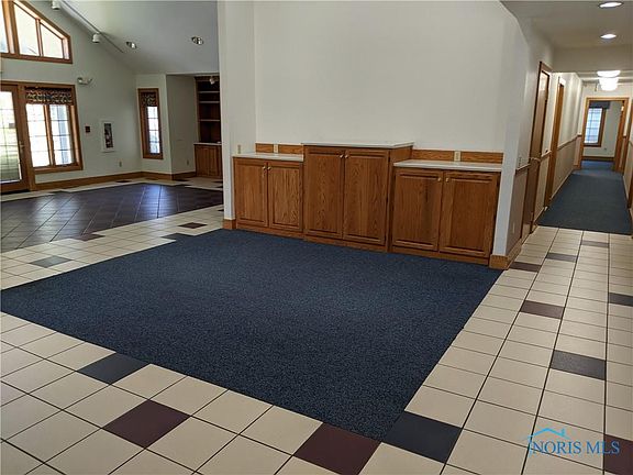 2nd image of 729 Parkside Dr