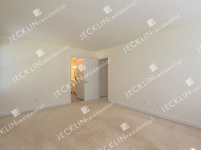 12515 Cutler Ridge Dr — Photo 17