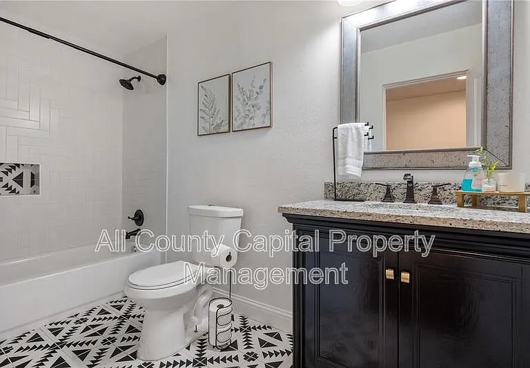 112 Old West Trl — Photo 11