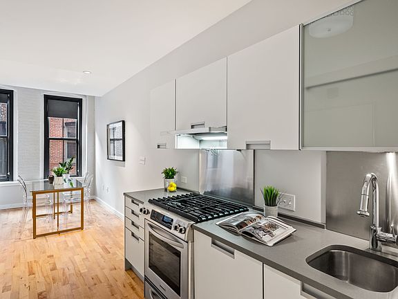 5th image of 346-354 Congress St #414