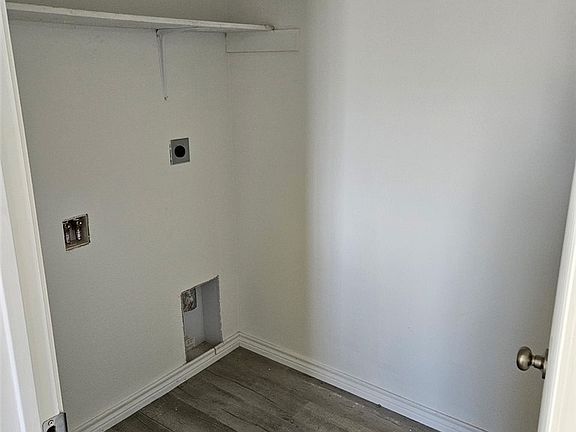 4th image of 210 Northside Dr