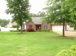 8 Peacock Dr, Corinth, MS 38834
