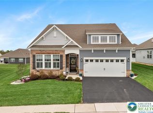 7928 Schaefer Crst, Breinigsville, PA 18031