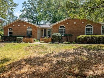 25 Country Club Dr, Greer, SC, 29651