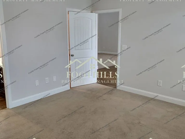 155 Norfolk Cir — Photo 9