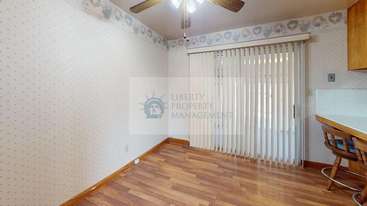 3 bed, 1232 sqft, $2,350 — Photo 4