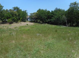823 Givens St, Taylor, TX 76574