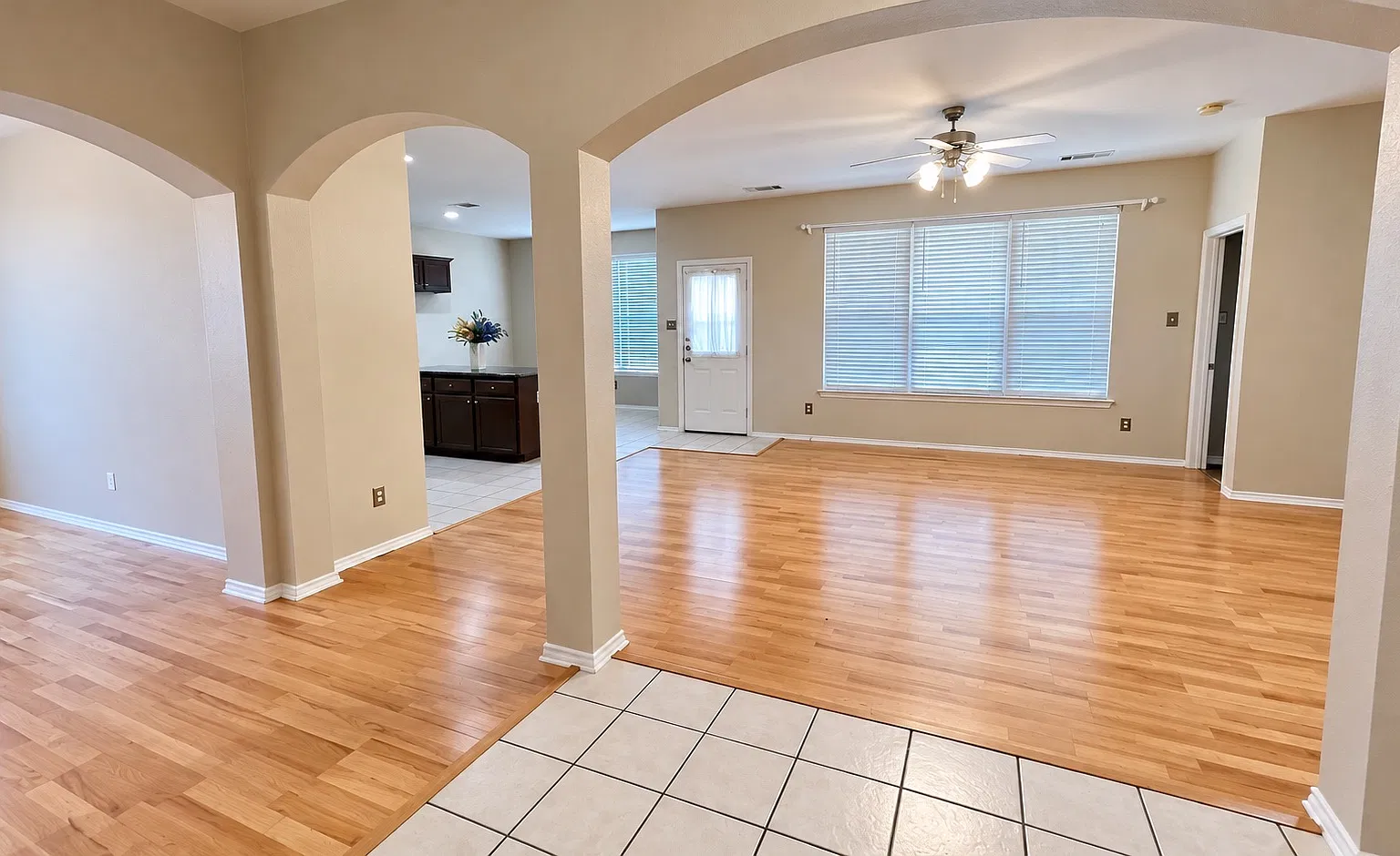 3 bed, 2058 sqft, $2,495 — Photo 4