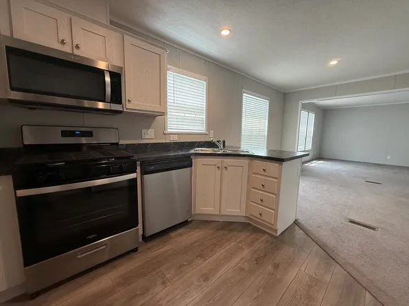 46000 Geddes Rd #134, Canton, MI 48188
