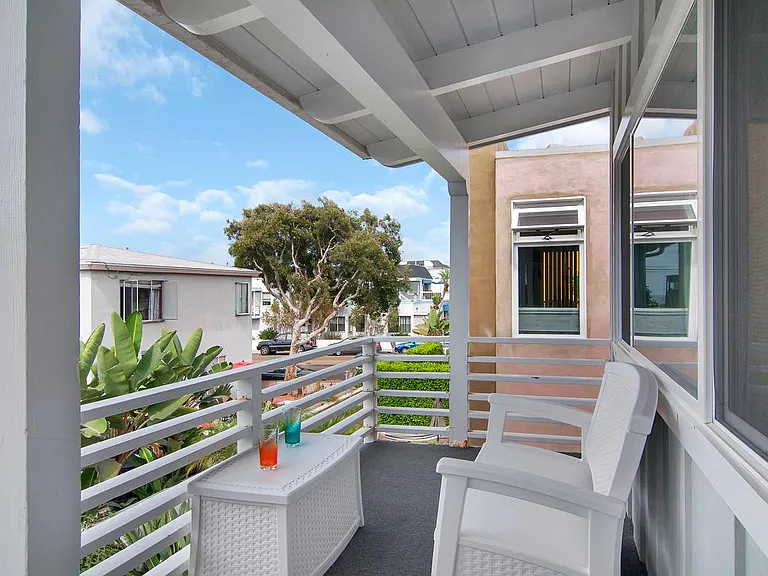 735 Balboa Ct — Photo 18