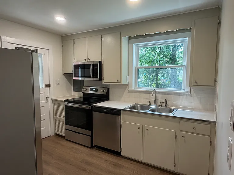 White Oak Rd — Photo 3
