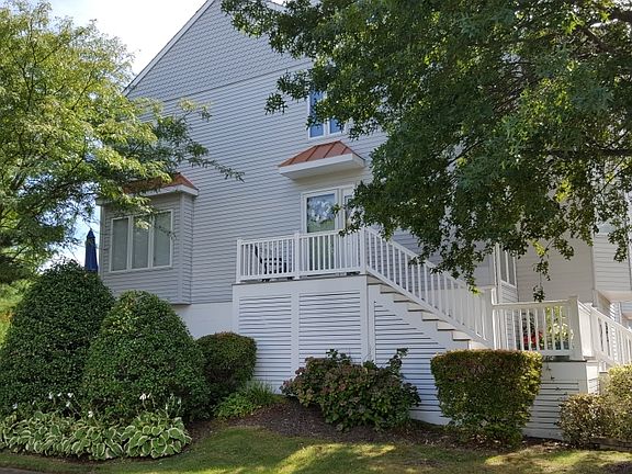 3rd image of 371 Begonia Ct #37C1