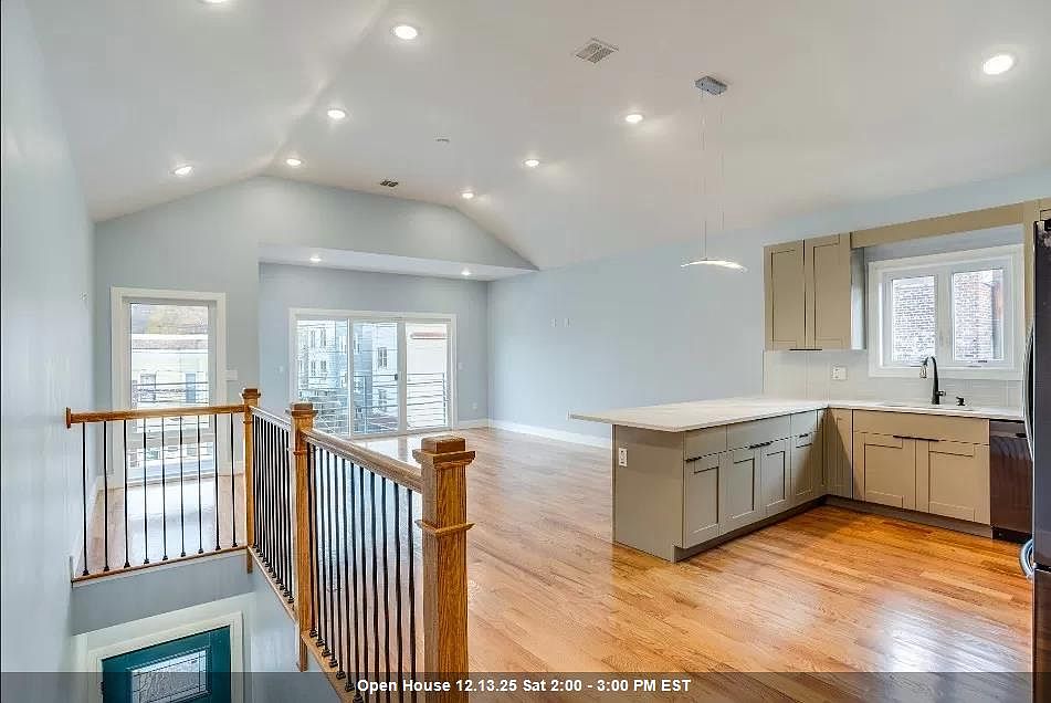 1st image of 251 Manhattan Ave #2