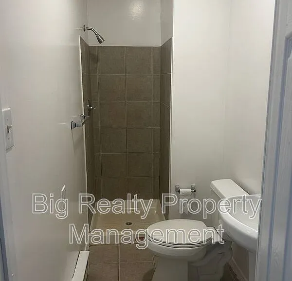 29 N Main St #2E — Photo 9