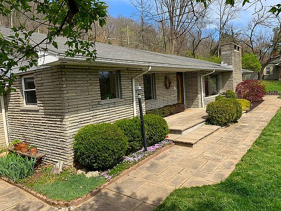 3rd image of 11 Woodside Dr
