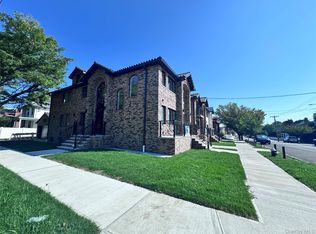 21431 39th Ave, Bayside, NY 11361