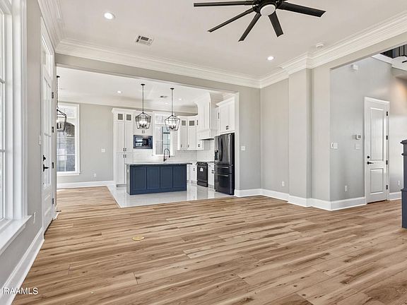 4th image of 327 Bozeman Trl