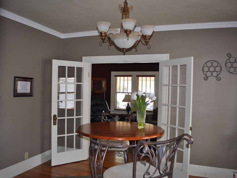 2nd image of 555 Monterey Ave