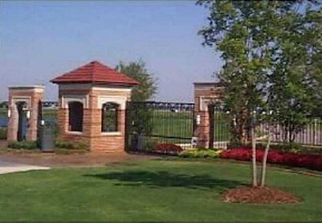 1st image of 4515 Crittenden Dr