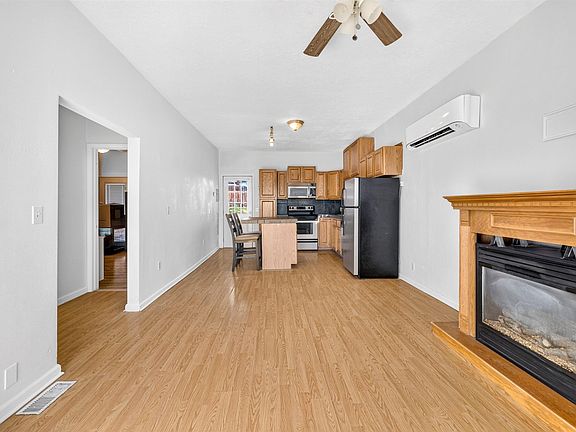 4th image of 1109 Pollock Ave