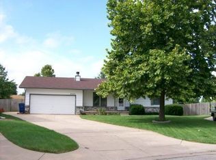 2023 N Shefford Ct, Wichita, KS 67212