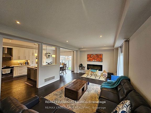 5th image of 35 Cutts Cres