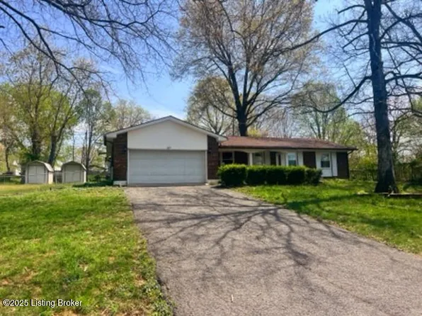 120 Parkside Cir, Vine Grove, KY 40175