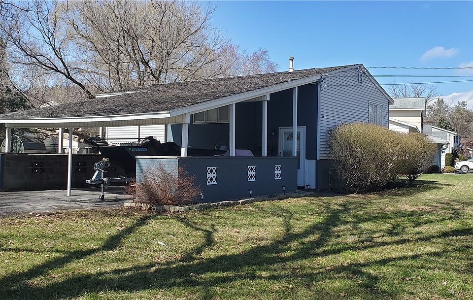 1st image of 222 Riverdale Dr