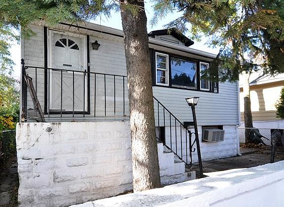 2nd image of 81 Edgewater Park #B